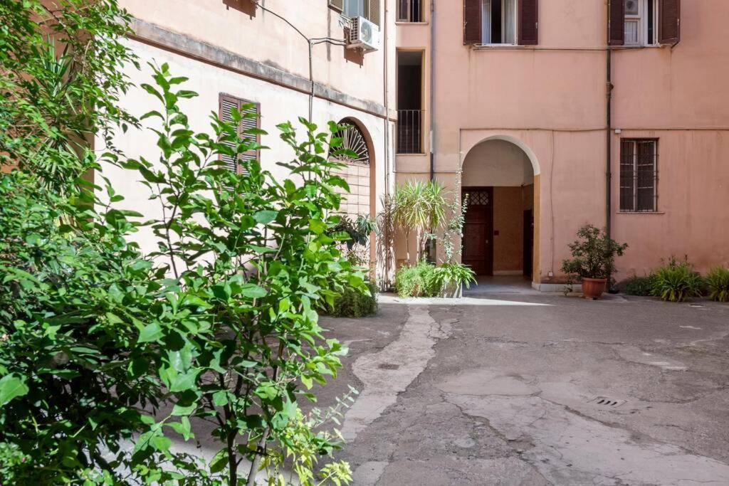 Vlad House, Close The Colosseum Roma Ngoại thất bức ảnh
